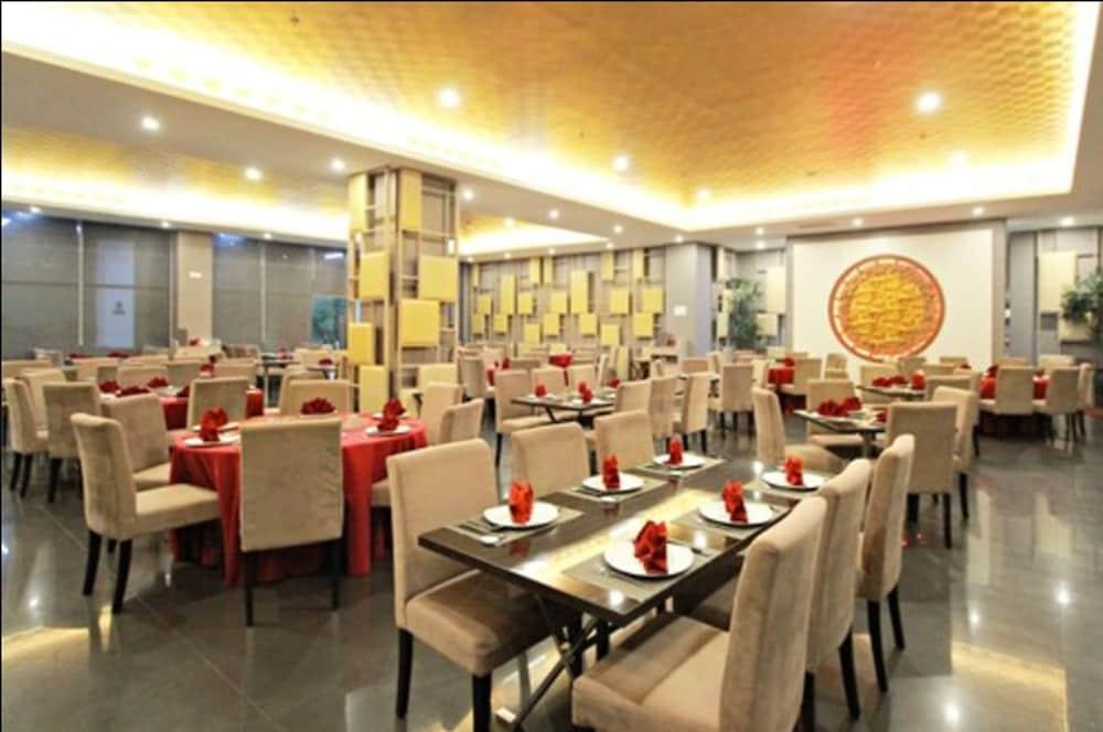 Platinum Hotel & Convention Hall Balikpapan Zewnętrze zdjęcie