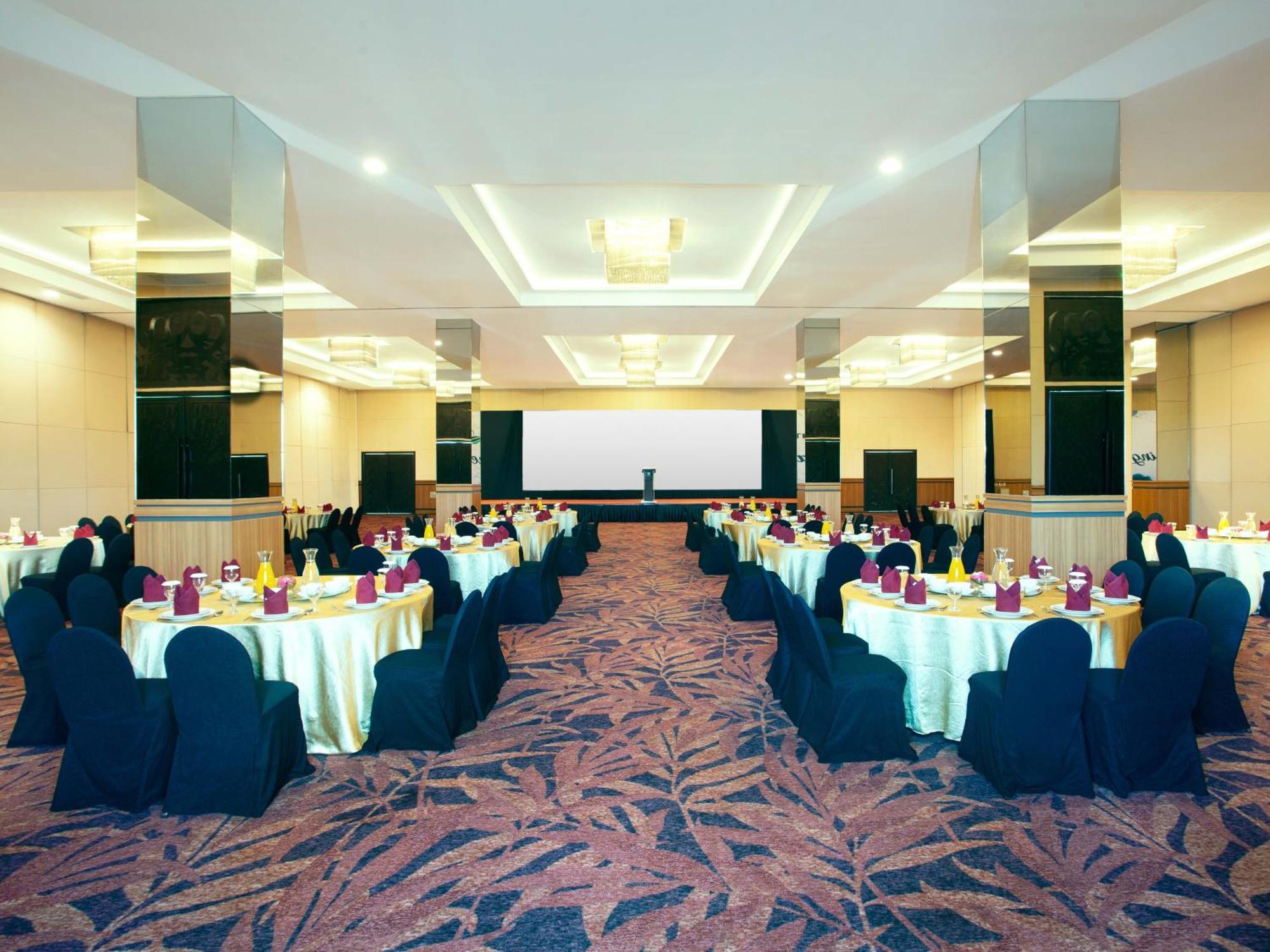 Platinum Hotel & Convention Hall Balikpapan Zewnętrze zdjęcie