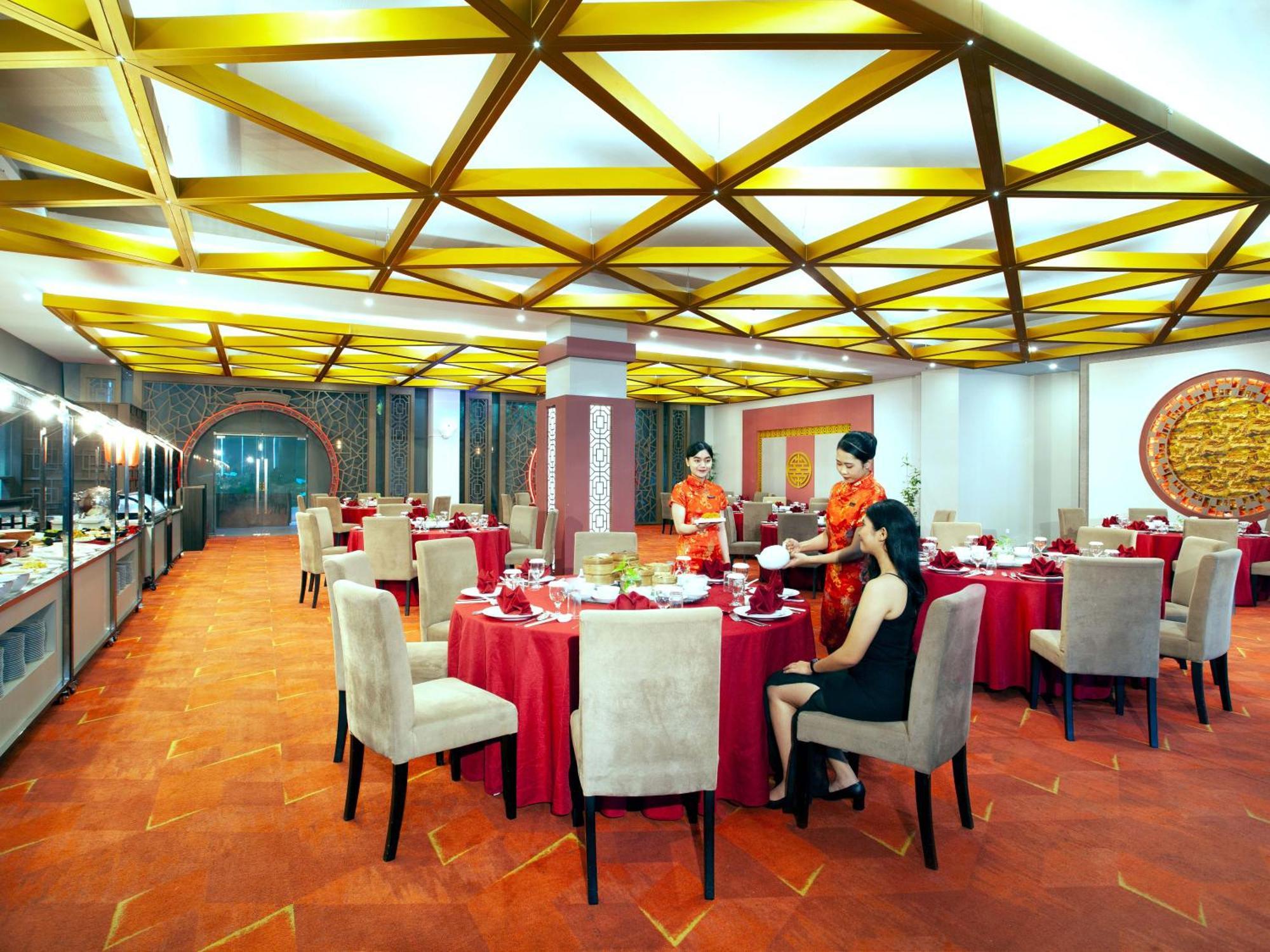 Platinum Hotel & Convention Hall Balikpapan Zewnętrze zdjęcie