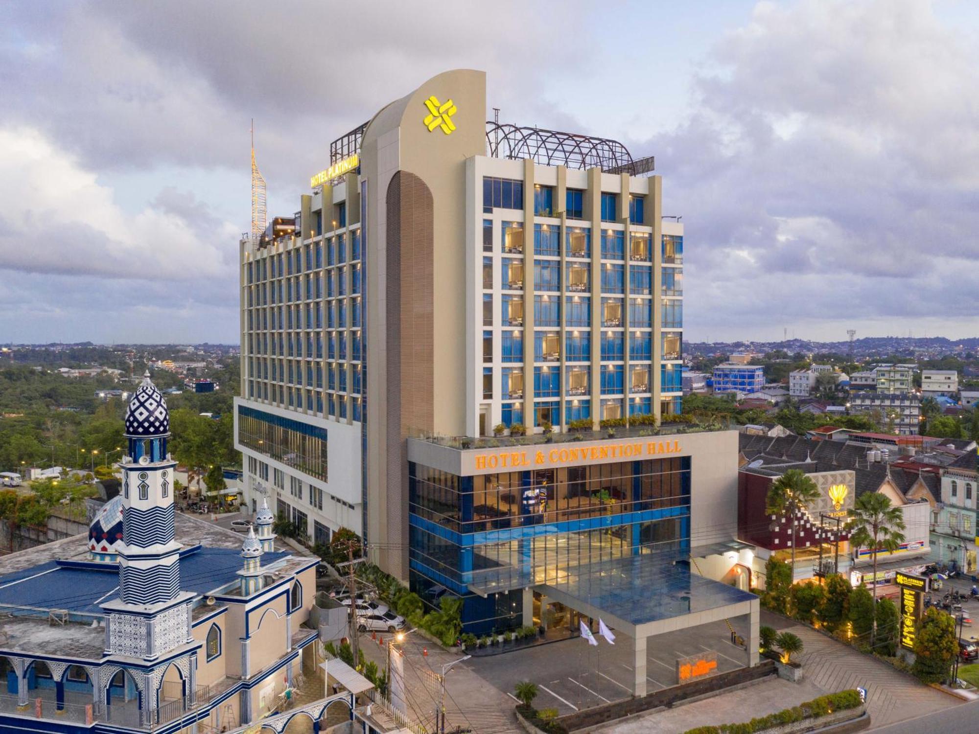 Platinum Hotel & Convention Hall Balikpapan Zewnętrze zdjęcie