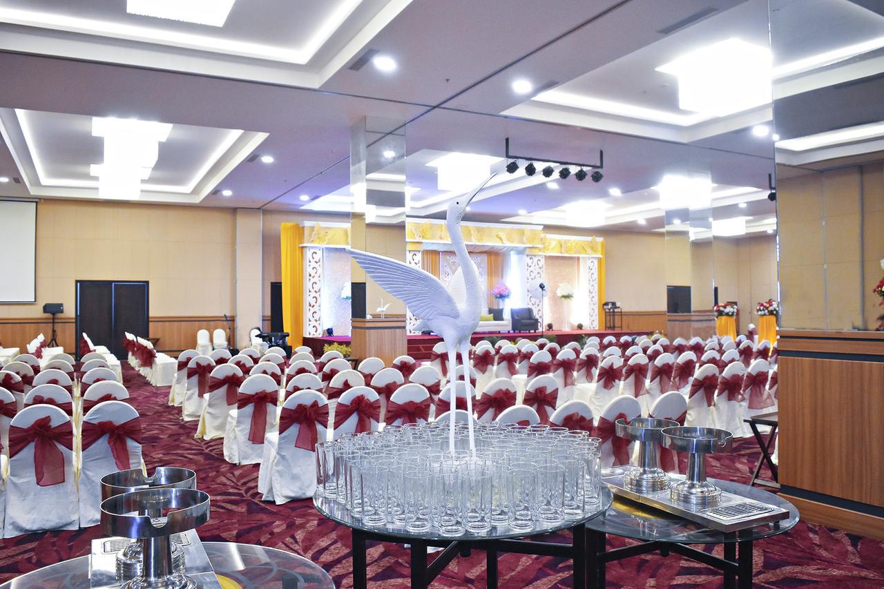 Platinum Hotel & Convention Hall Balikpapan Zewnętrze zdjęcie